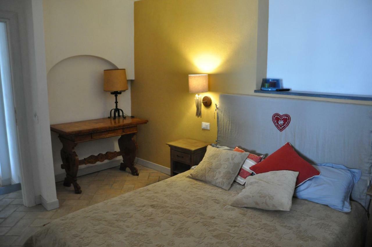 La Villa Di Augusto Anguillara Sabazia Bagian luar foto