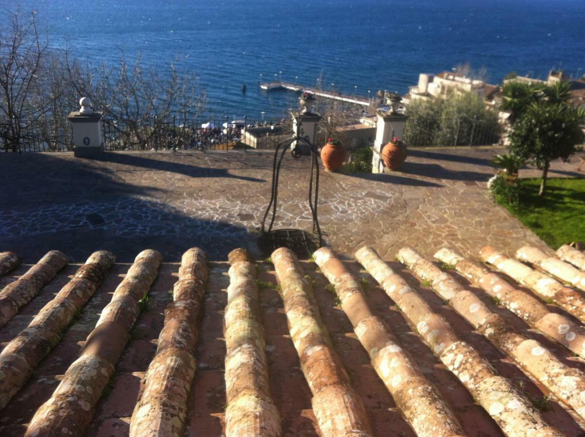 La Villa Di Augusto Anguillara Sabazia Bagian luar foto